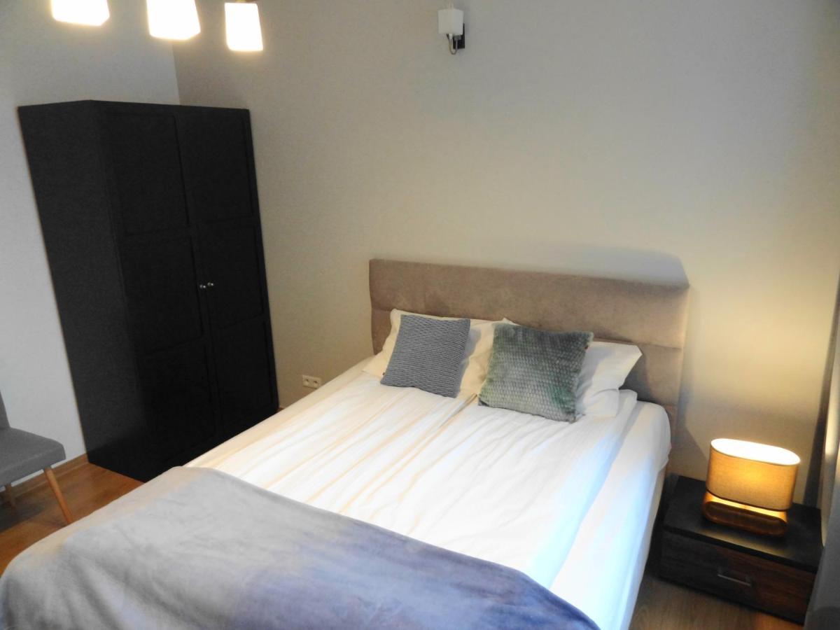 10 Min Do Lotniska, 2 Syp, Ekspres Do Kawy, Kosmetyki Ada, By Visitwarsaw Apartments Esterno foto