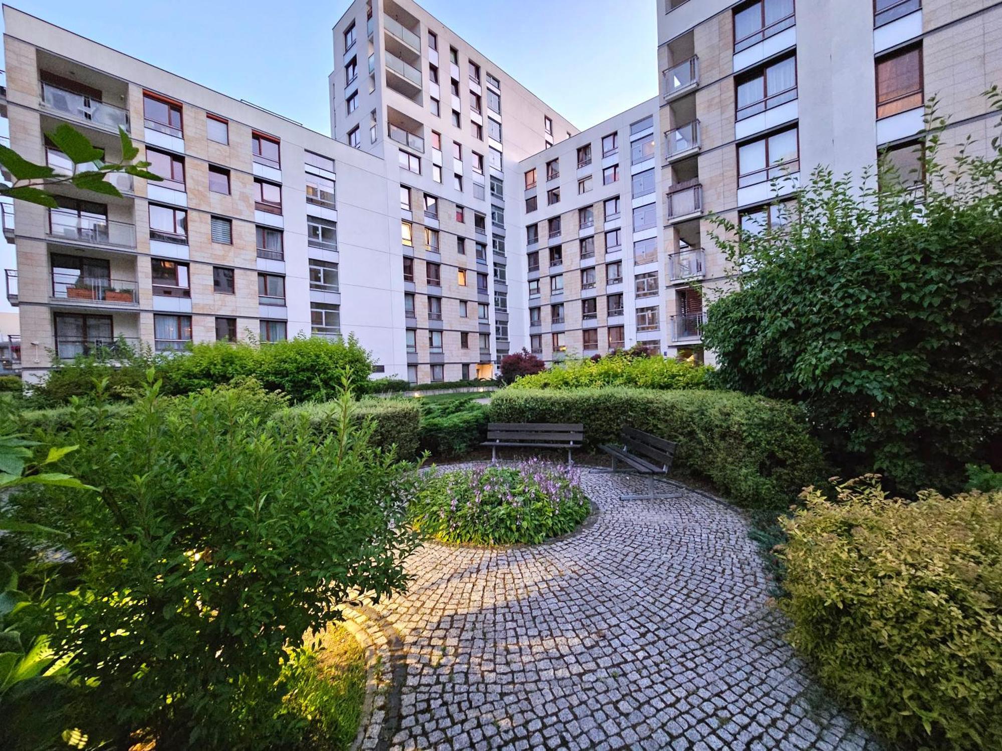 10 Min Do Lotniska, 2 Syp, Ekspres Do Kawy, Kosmetyki Ada, By Visitwarsaw Apartments Esterno foto